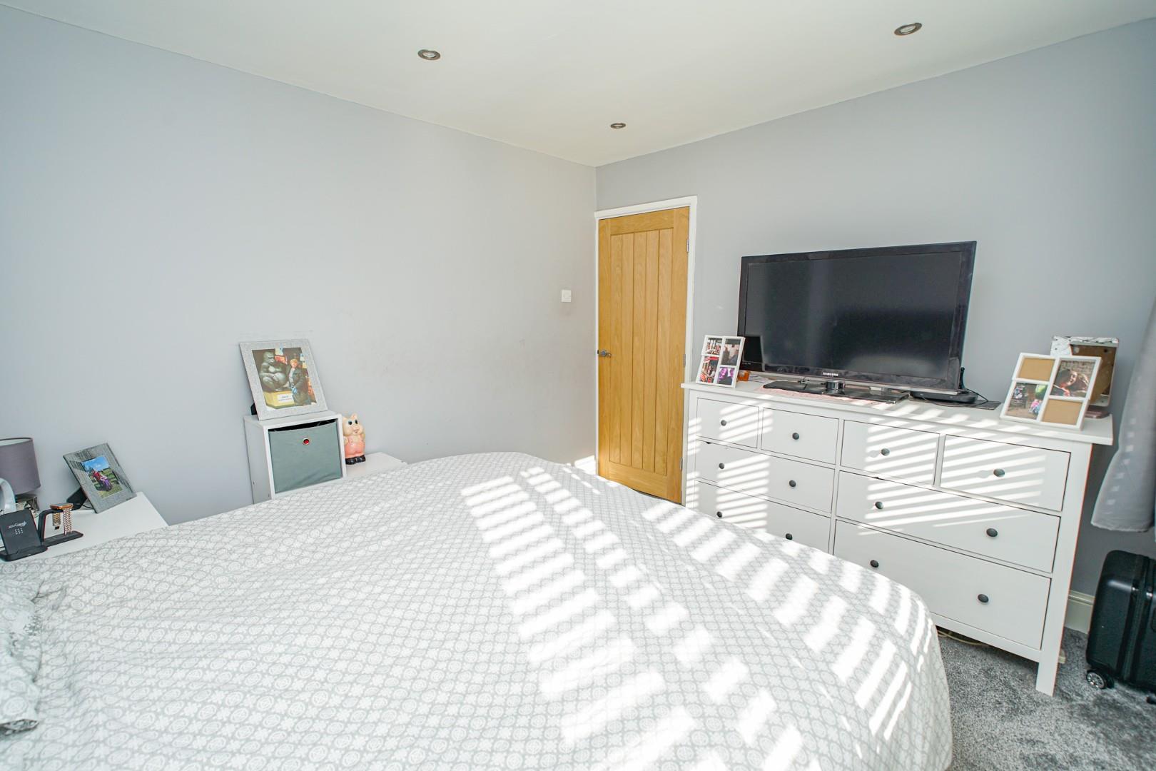 Russell Way, Leighton Buzzard Quarters Estate Agents